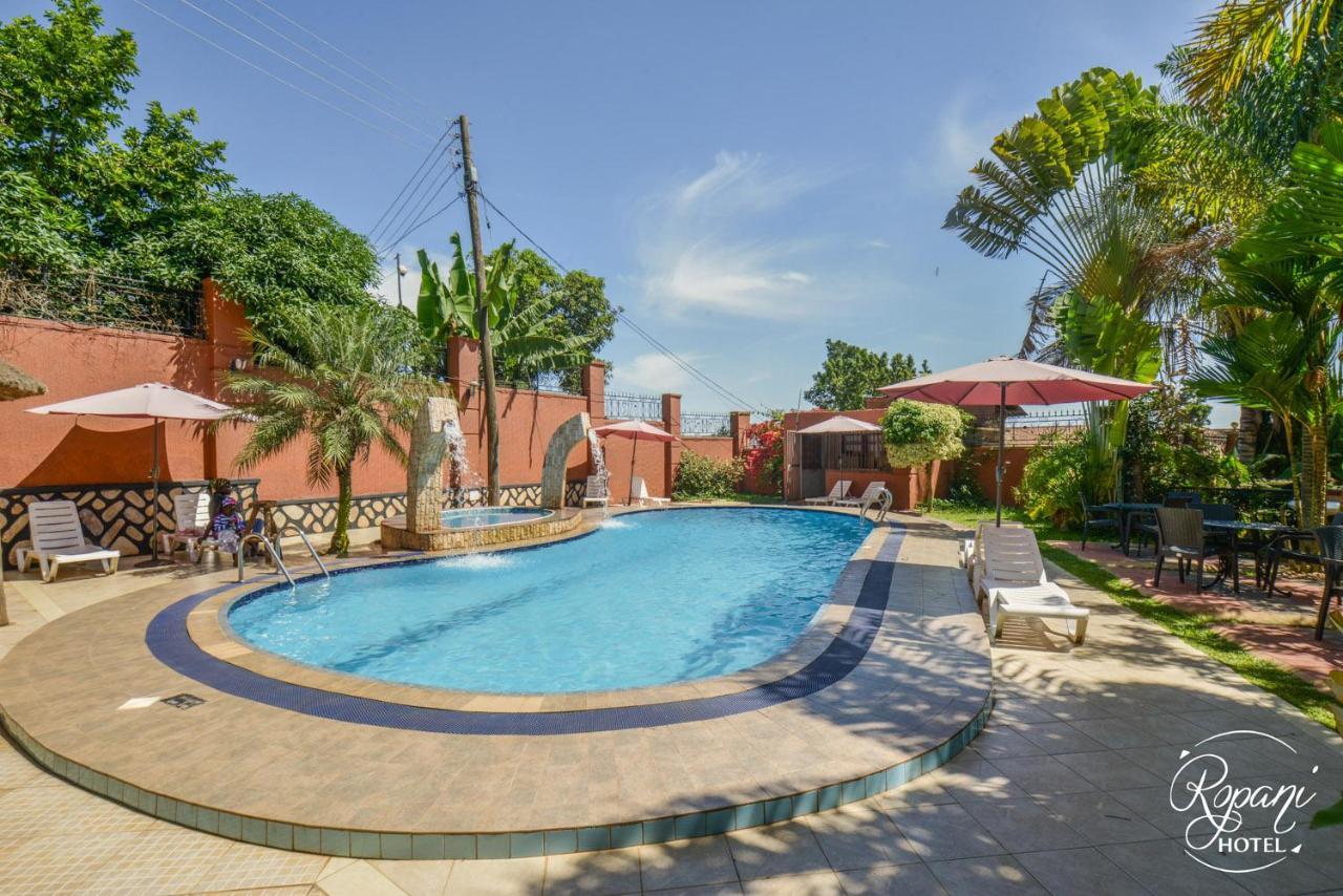 Ropani Hotel Kitende Exterior foto