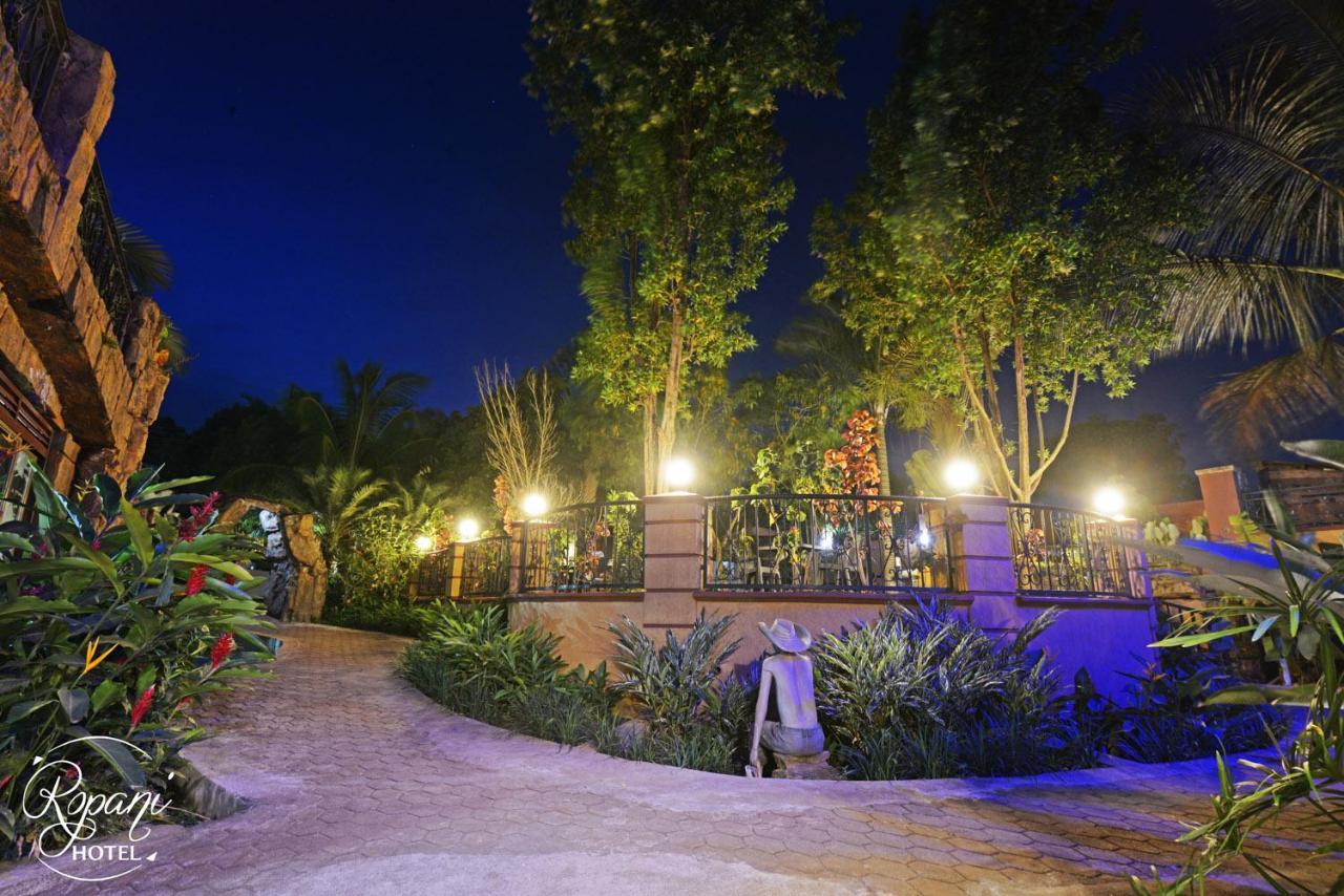 Ropani Hotel Kitende Exterior foto